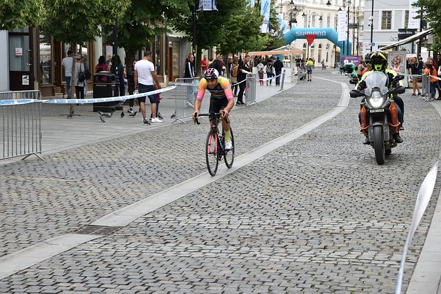 快乐与自由 快乐与自由